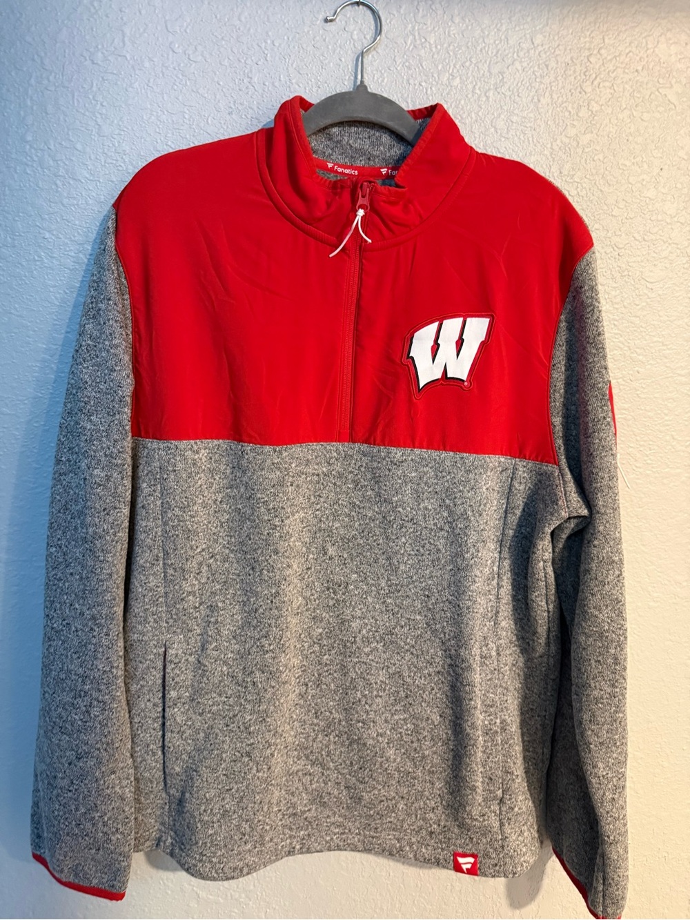 Fanatics Wisconsin Badgers Fleece Half-Zip Sweatshirt - Large